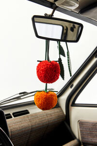 Charm bolso fruta roja