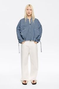 Cazadora bomber textura cuadros azul empolvado