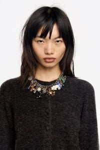 Collier cha&icirc;ne multi-breloques