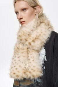 Ivory fur collar