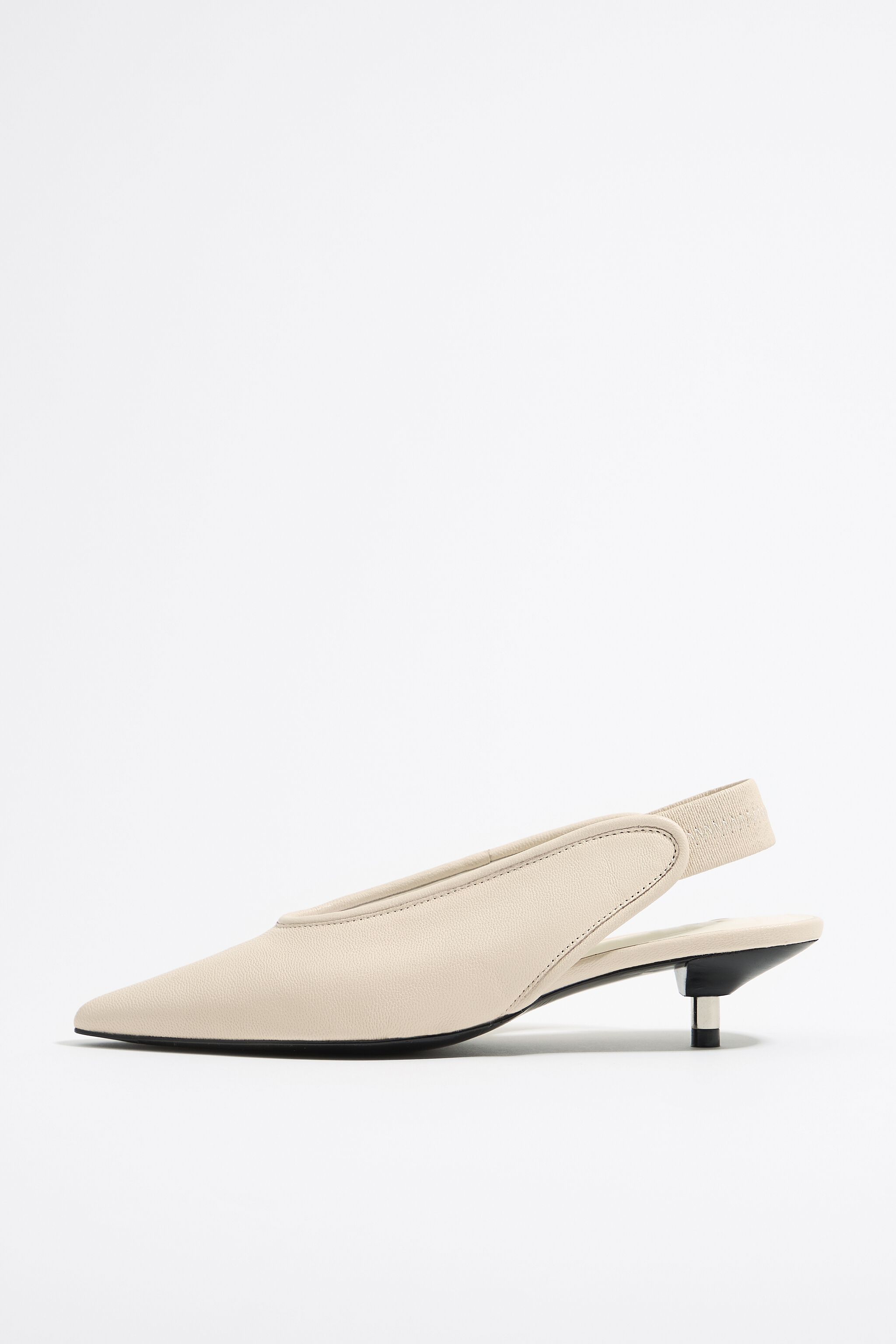 241BZ0904_10070_D_2.jpg?sw=1440