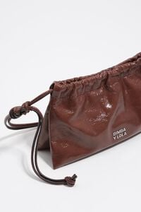Bolso sobre mini piel brillo moca