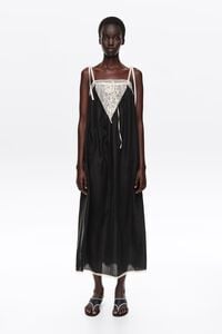 Vestido tirantes encajes seda negro