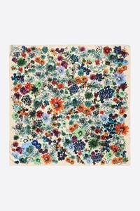 Pa&ntilde;uelo flores acuarela ivory