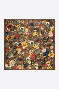 Pa&ntilde;uelo flores acuarela marr&oacute;n