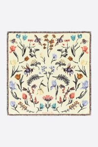 Pa&ntilde;uelo flores y abejas