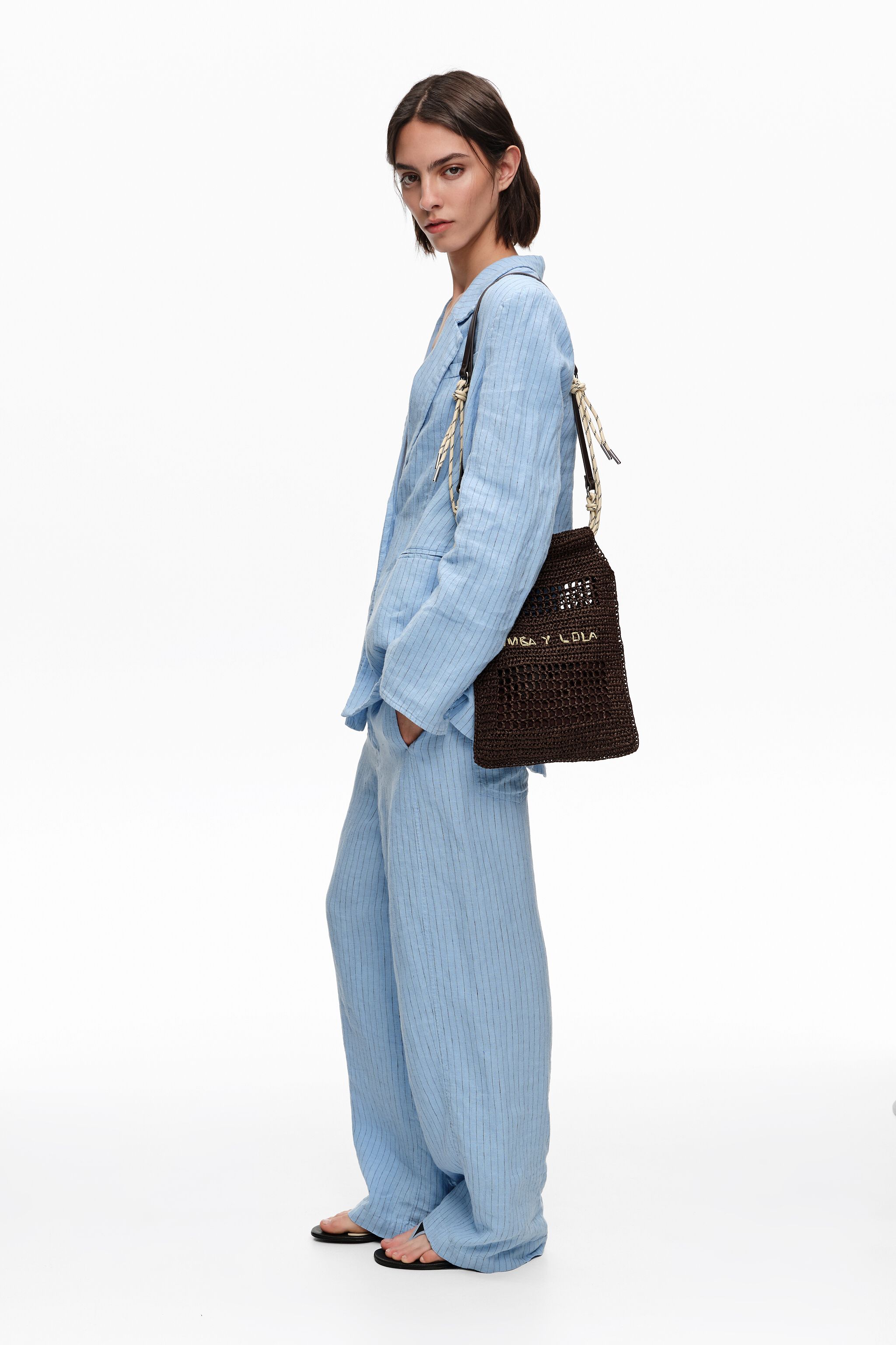 Small chocolate paper shoulder bag