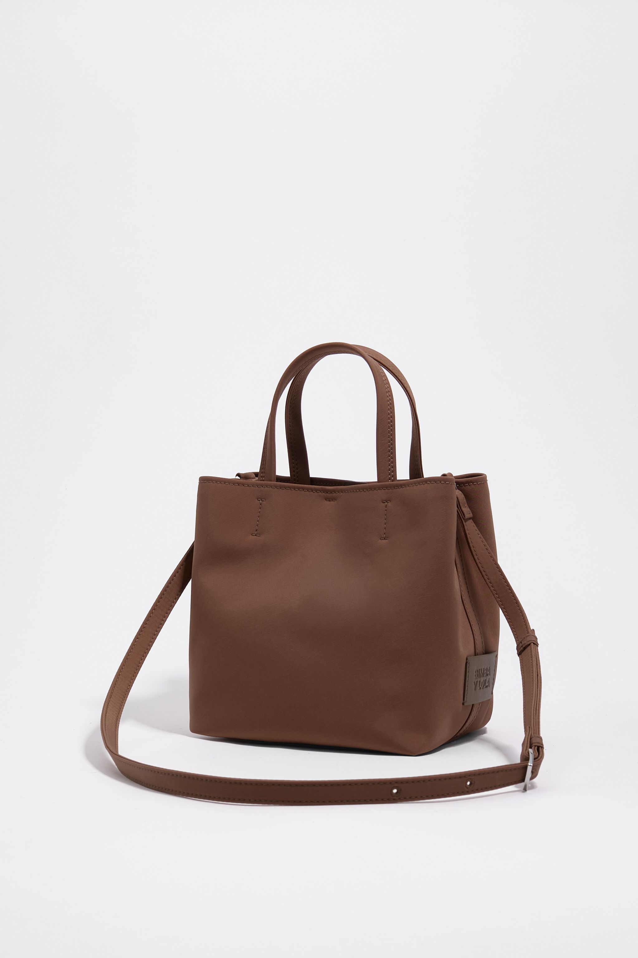 Medium nougat nylon Chihuahua bag