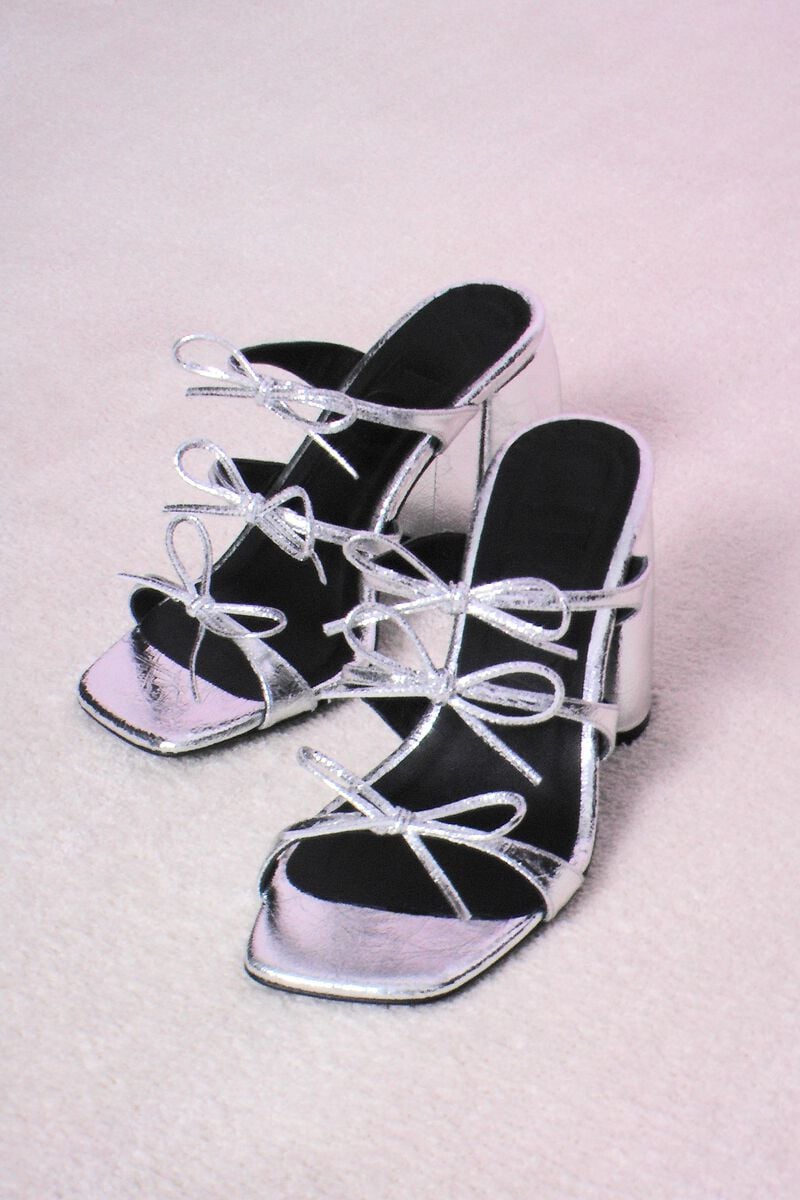 Sandalias Plateadas Sandalias CuÃ±a Negras Bimba Y Lola Sandalias