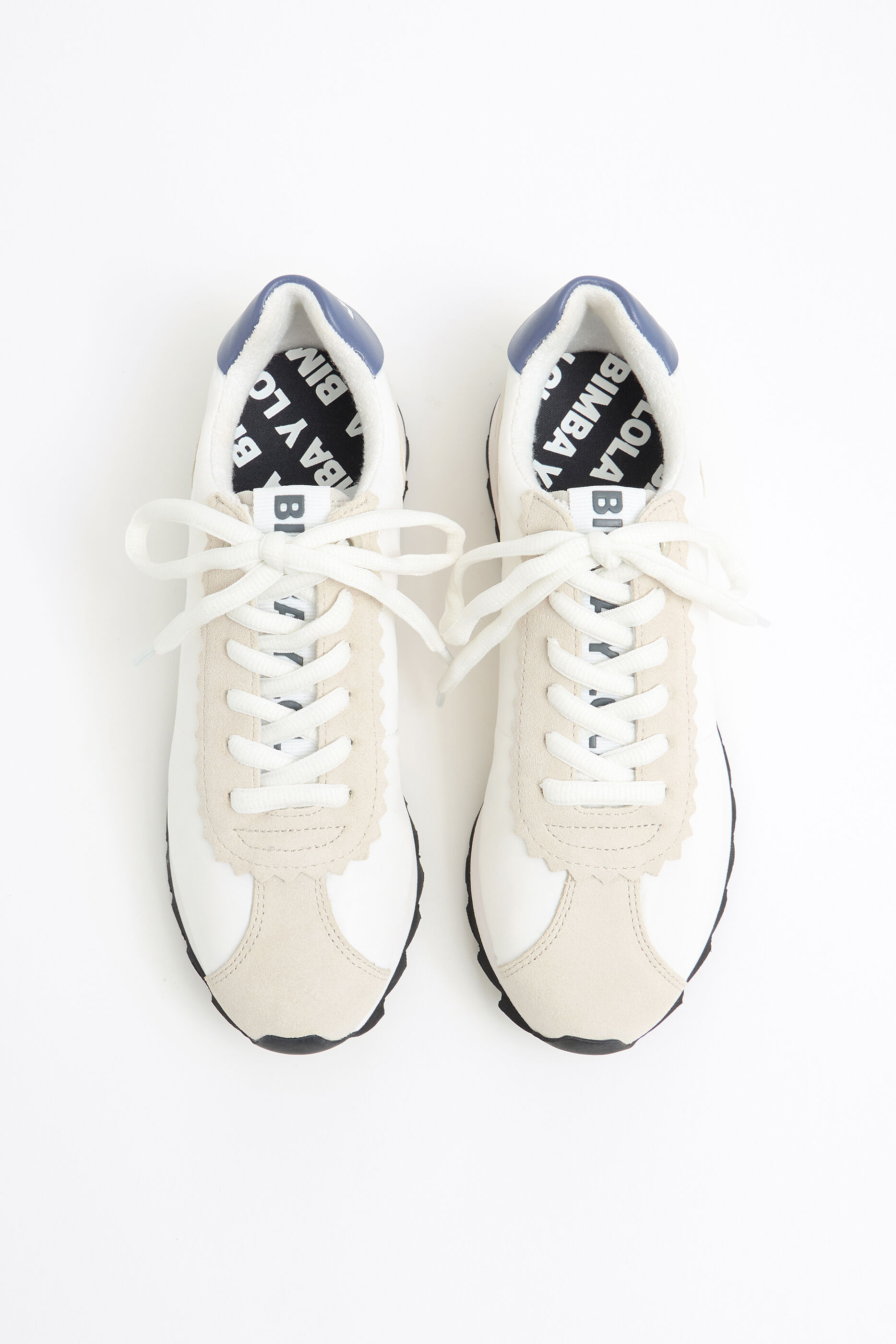 Deportiva retro blanca