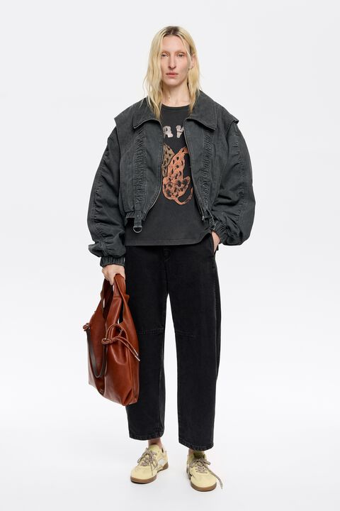 Black logo t-shirt Black logo t-shirt