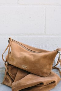 Medium natural suede Trapecio bag