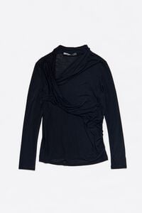 Black fluid neckline T-shirt