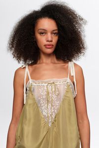 Vestido verde corto de seda con tirantes