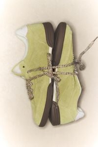 Lime cow suede 13 16 Indoor sneaker