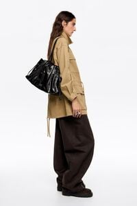 Large shoulder bag in eggplant laminated nylon