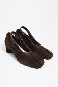 Brown suede and tricot court shoe