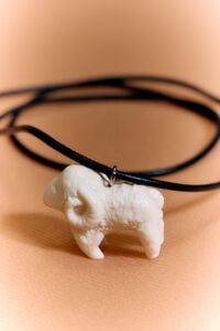 Collar cord&oacute;n y carnero resina marfil