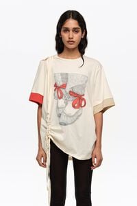 Camiseta fruncida logo bailarinas vainilla