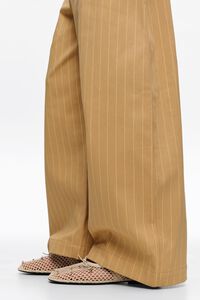 White mesh ballerina with metal details