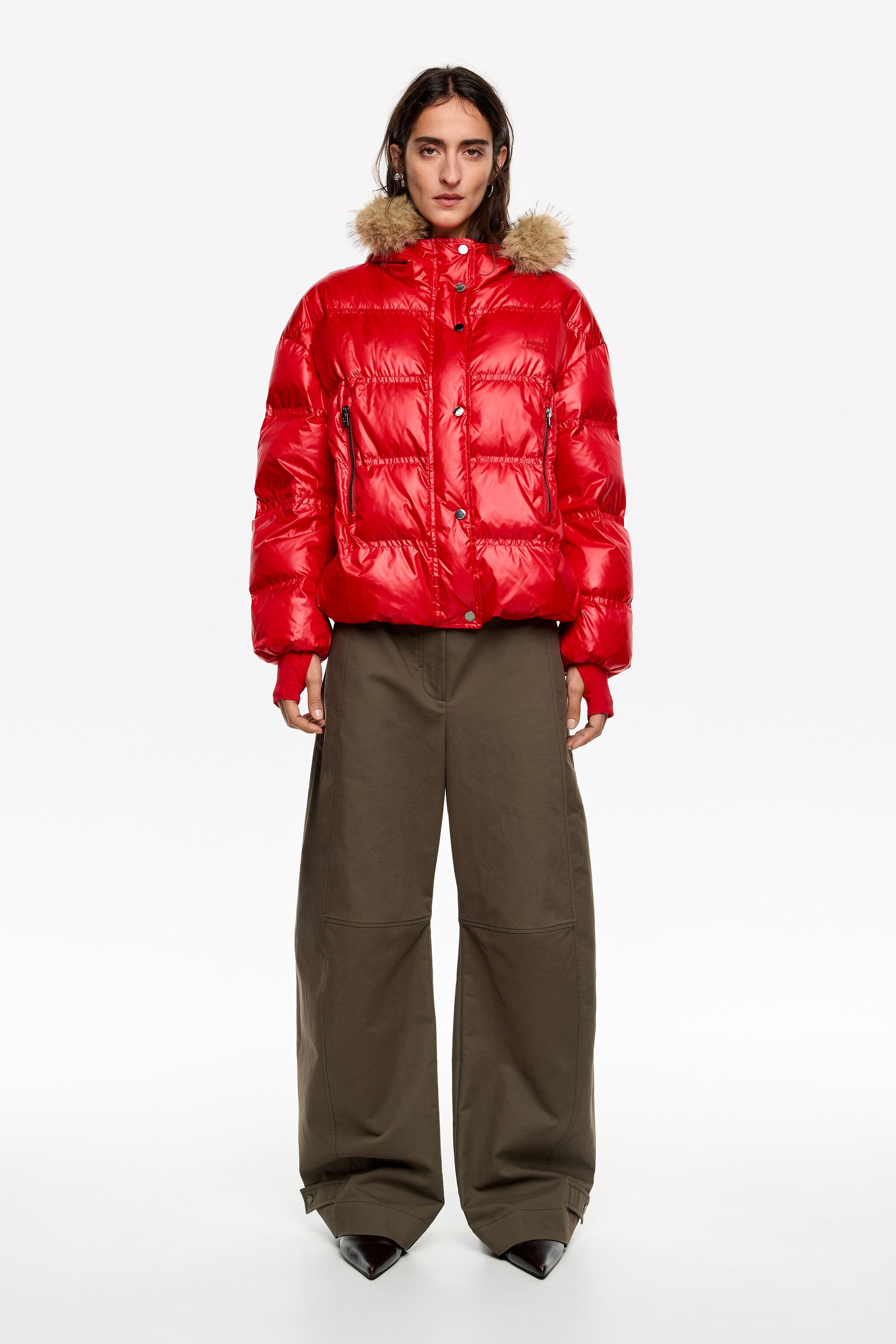 Short down jacket with red fur hood