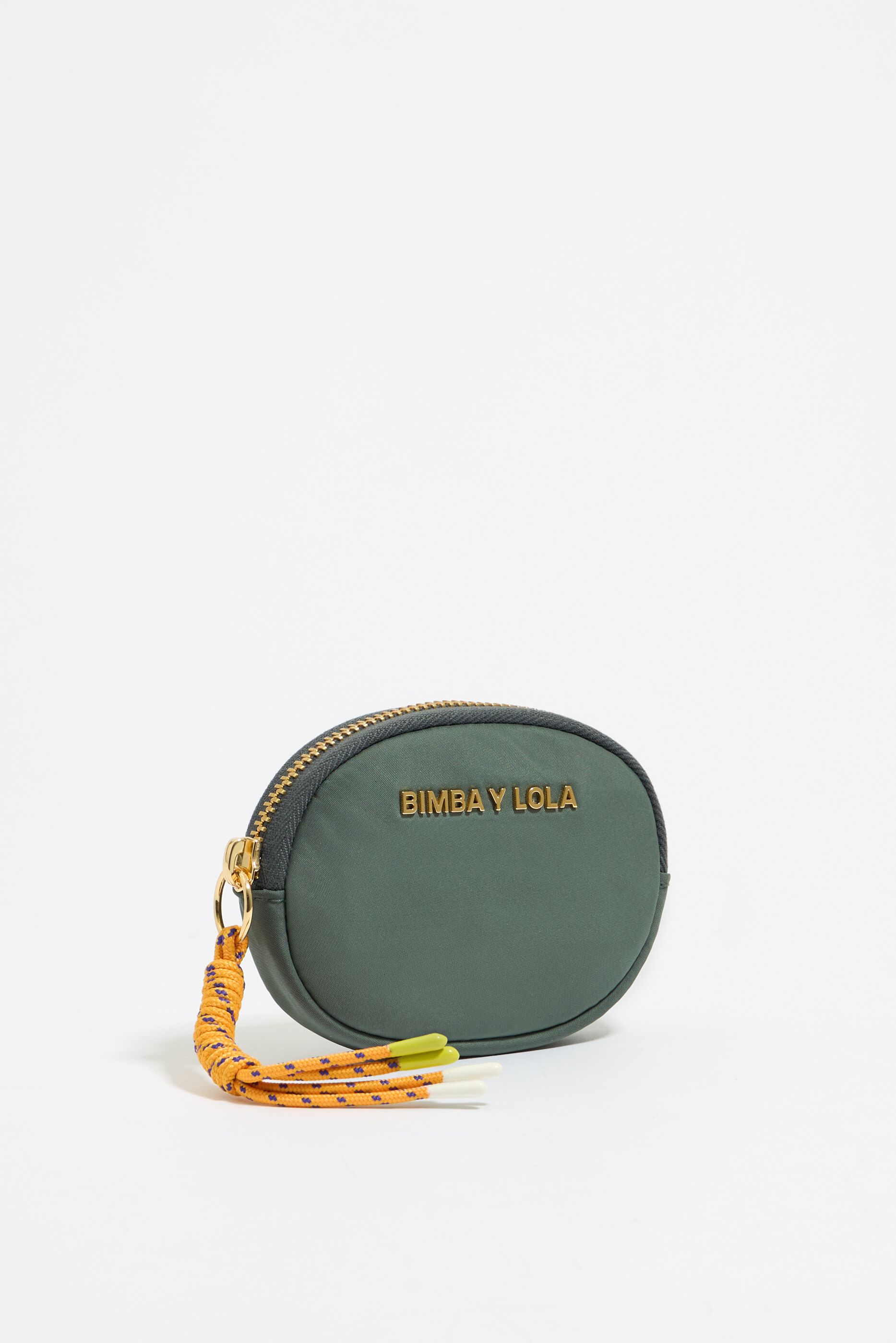 CHLOÉ Round mini leather coin purse | Stone mountain purses, Leather coin  purse, Purses