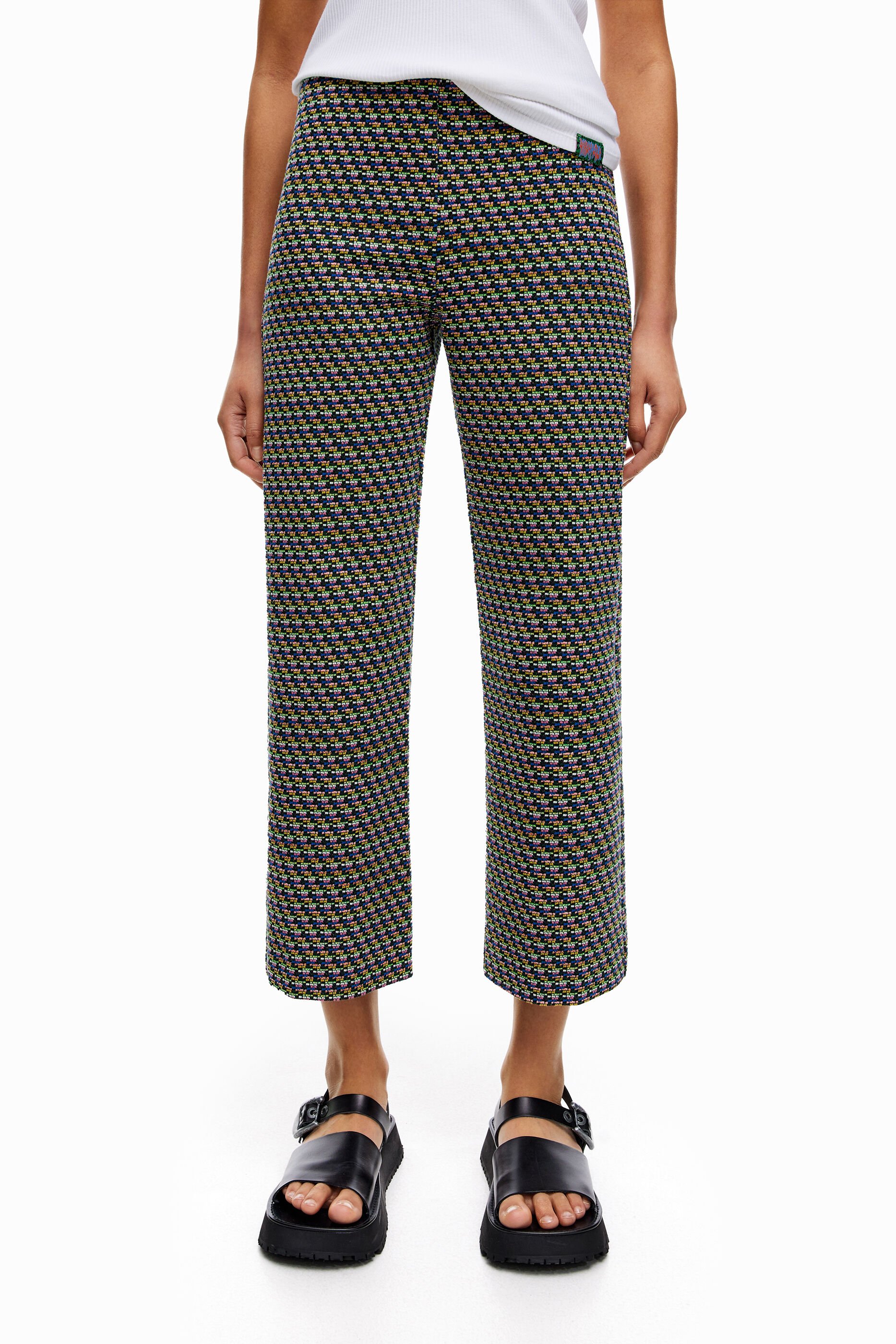 Acierta de lunes a domingo (en casa o en la calle) con el pantalón de punto  más favorecedor - Foto