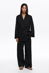 Pantal&oacute;n barrel pespunteados negro