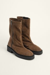 Tan suede boot