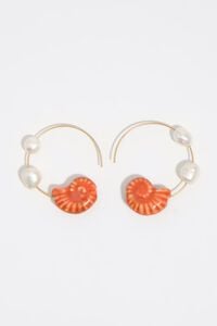 Hoop earrings with pearls and ceramic seashell