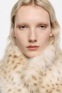 Ivory fur collar