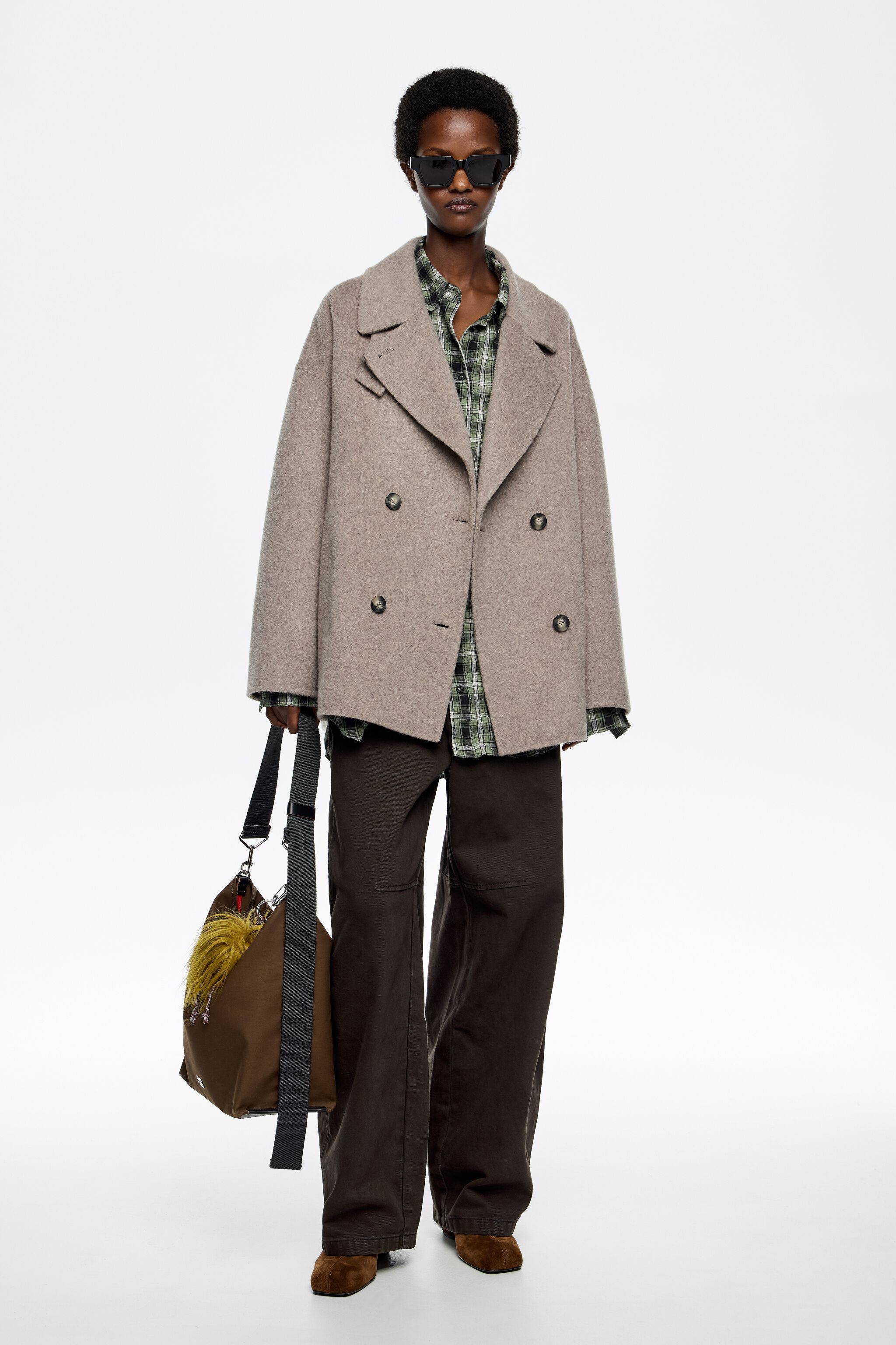 252BR0402_10620_D_15.jpg?sw=1280