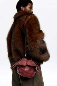 Bolso Pétalo piel rojo óxido