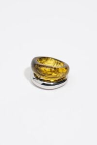 Set 2 Ringe Harz Bernstein-Optik Olivgr&uuml;n und Silber