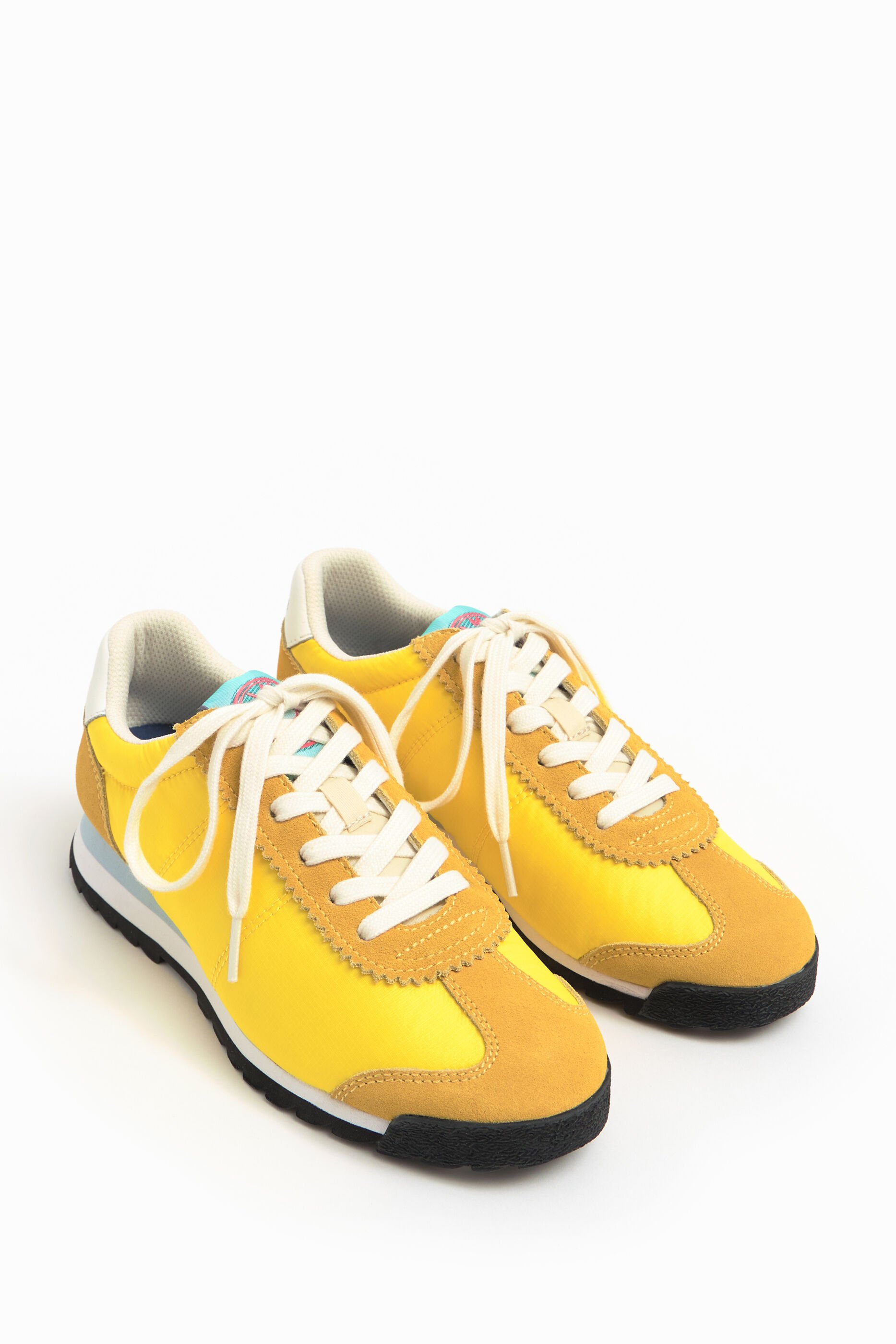 Witte schoenen wit houden? Met deze 10 trucs is dat geen probleem! - Van  den Assem Schoenen