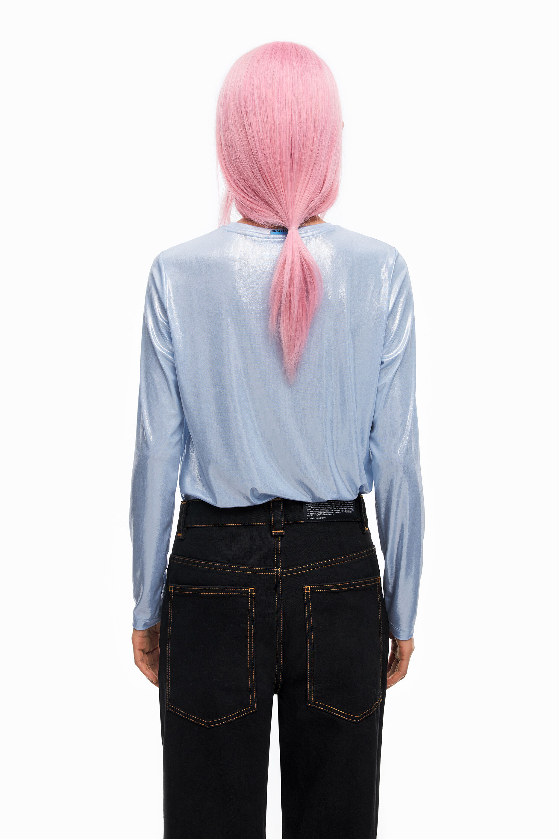 Straight shiny blue T-shirt