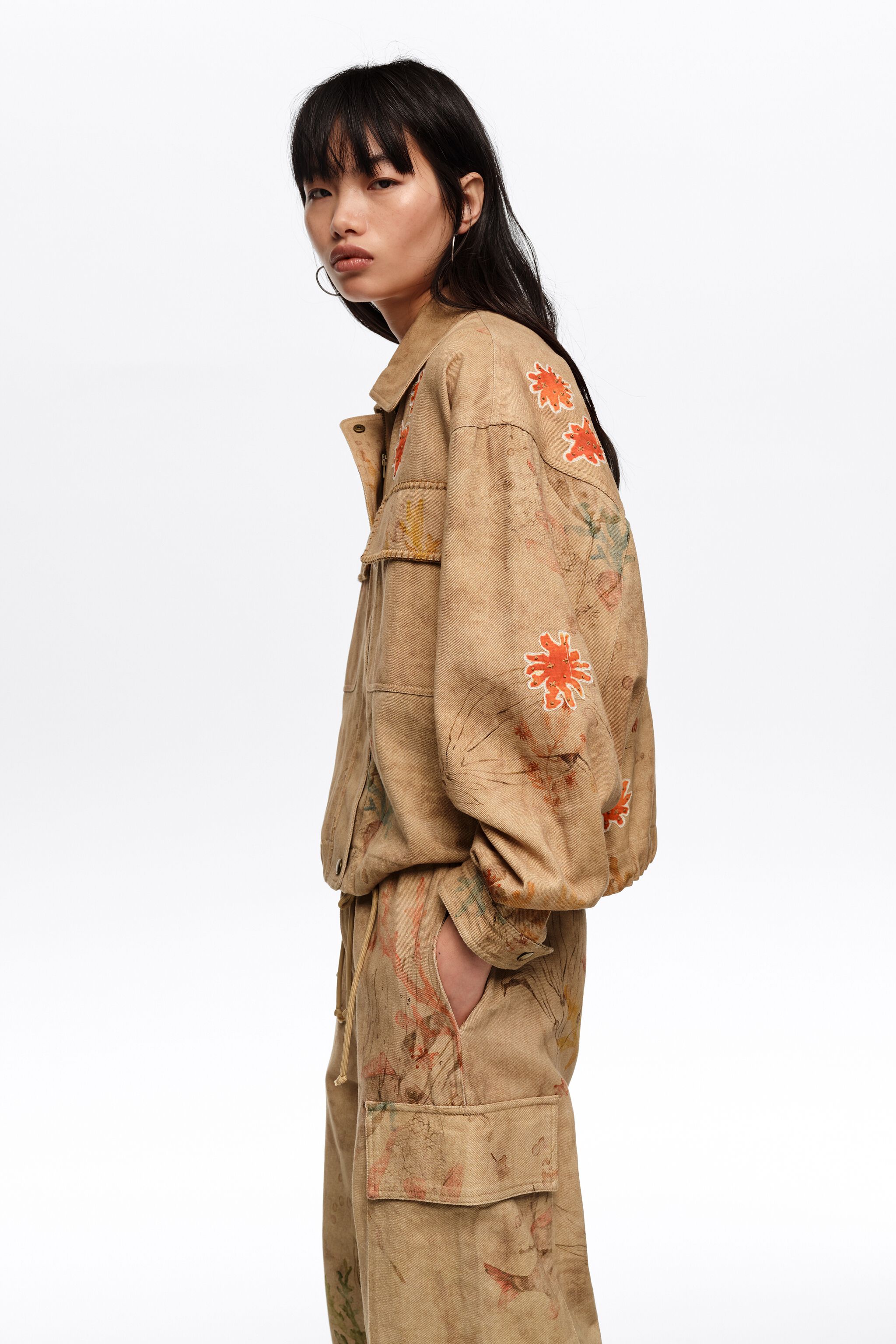 ジャケット・アウター OBLADA REMAKE WASHED MILITARY JACKET Underwater cropped jacket with stitching and patches