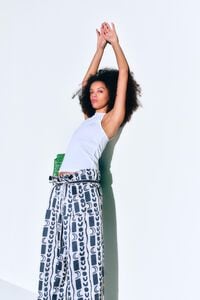 Cal&ccedil;as fluidas quadrado Moon stripes branco