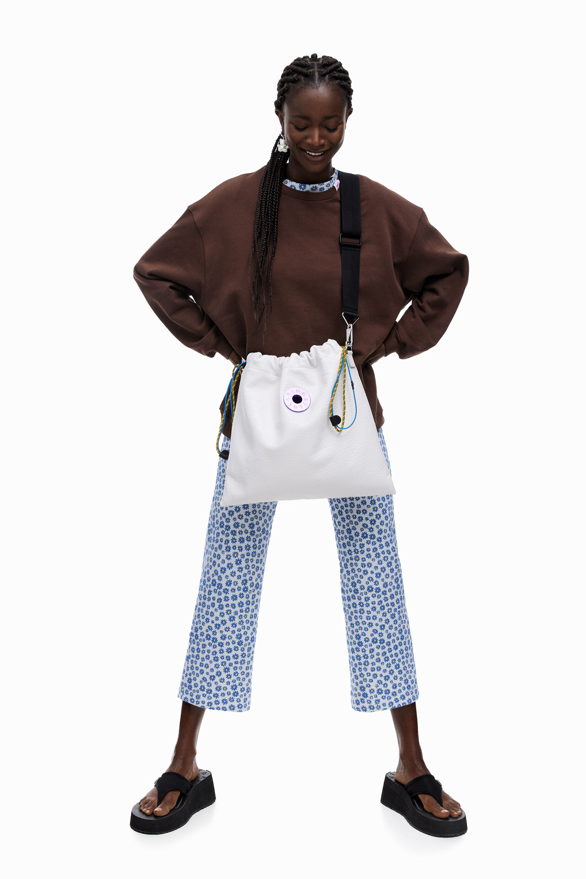 Pantalón flare margaritas azules