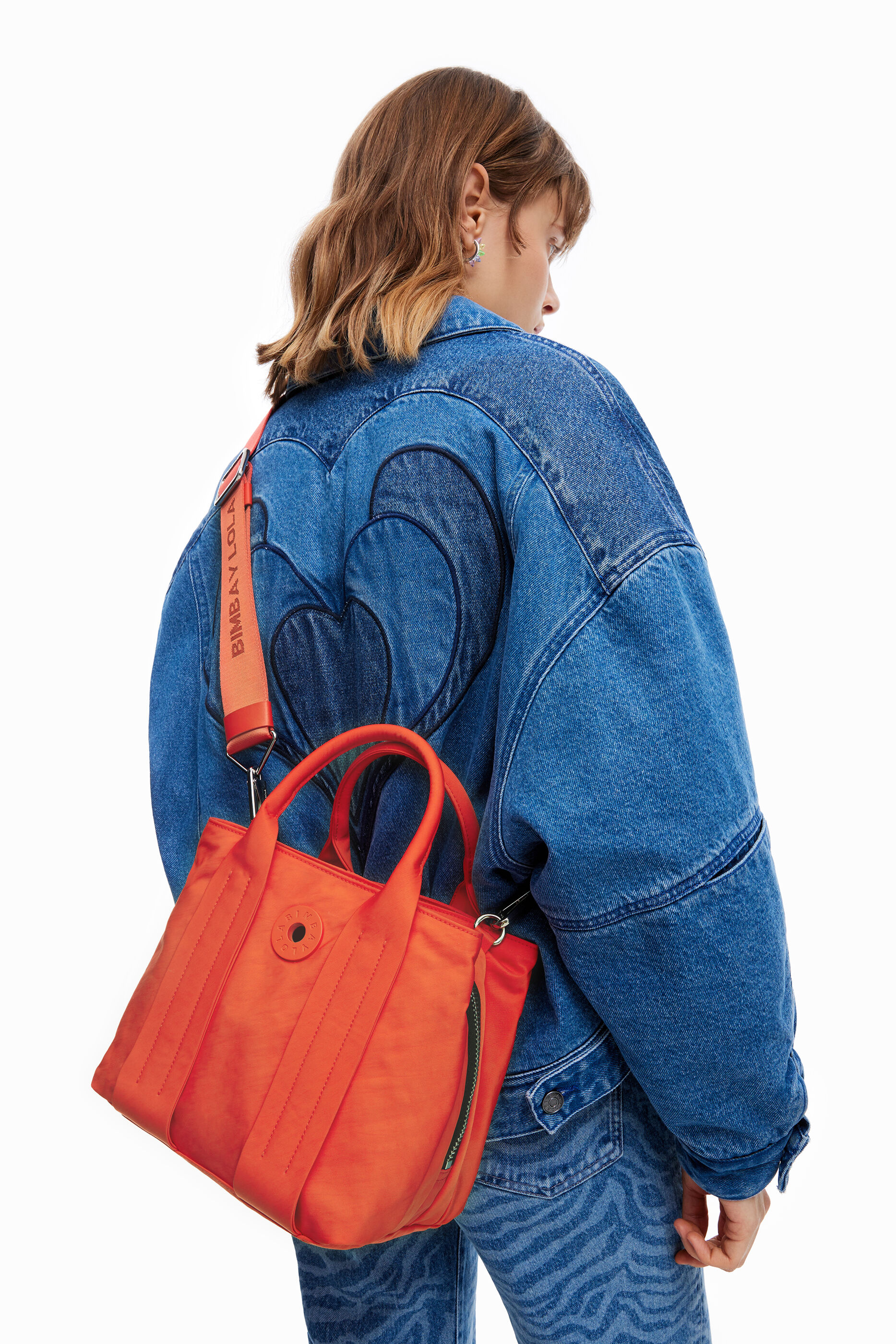 Vitrina Virtual Fecoomeva - Bolsos tipo Carriel Artesanal para Dama Tela en  Yute Replica Velez Nueva colección de Moda ✓Medidas 20x20x7 cm Correa y  tapa en Cuero ¡Comprar ahora!
