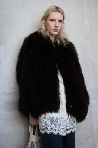 Abrigo oversize pelo marrón oscuro