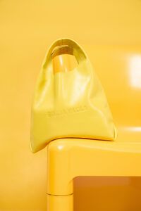 Paper crossbodytas mini van geel leer