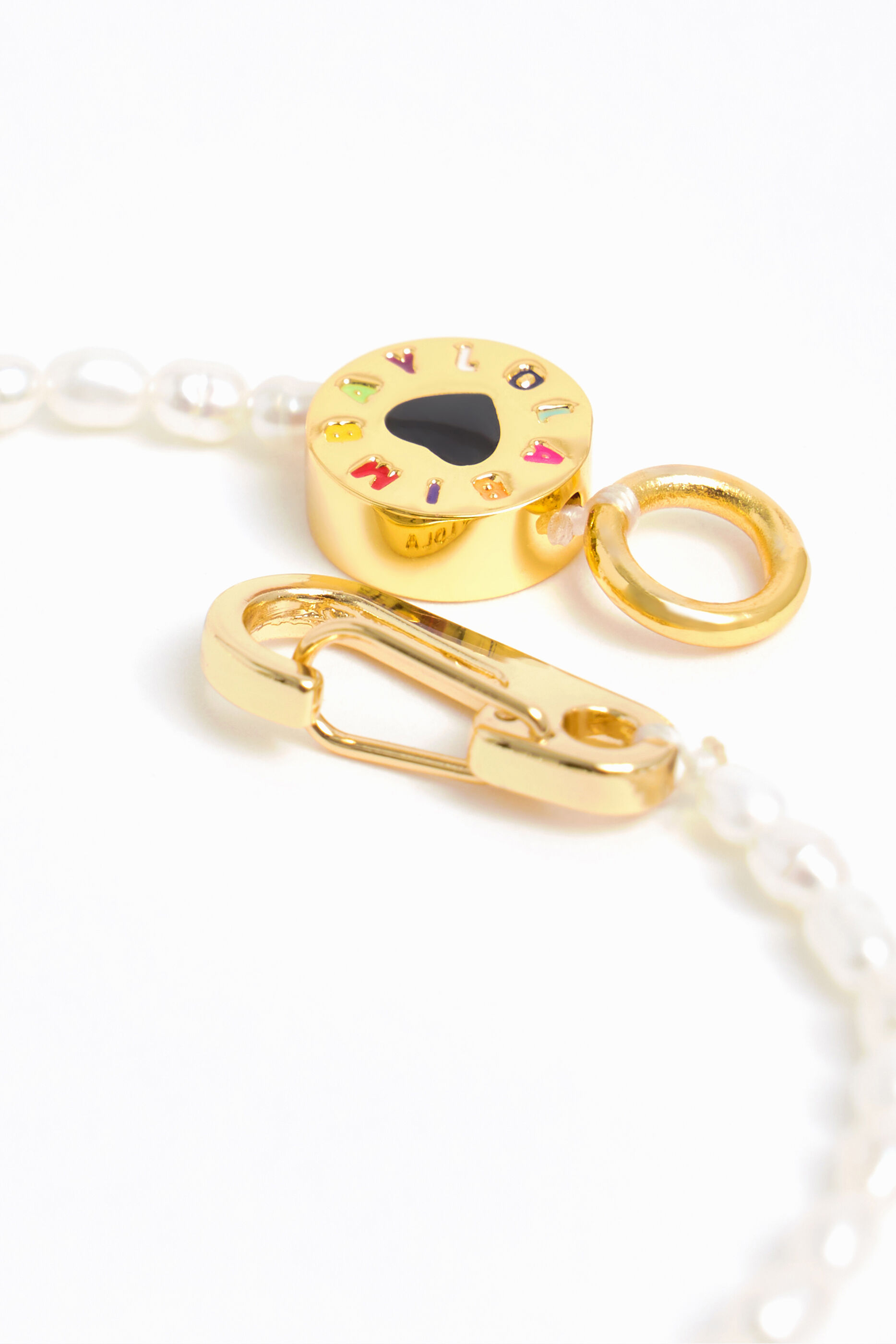 Pulsera perlas logo corazón