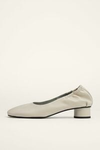 Ruched white leather court shoe