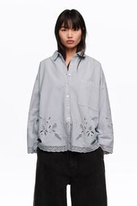 Straight-fit light blue shirt with embroidery