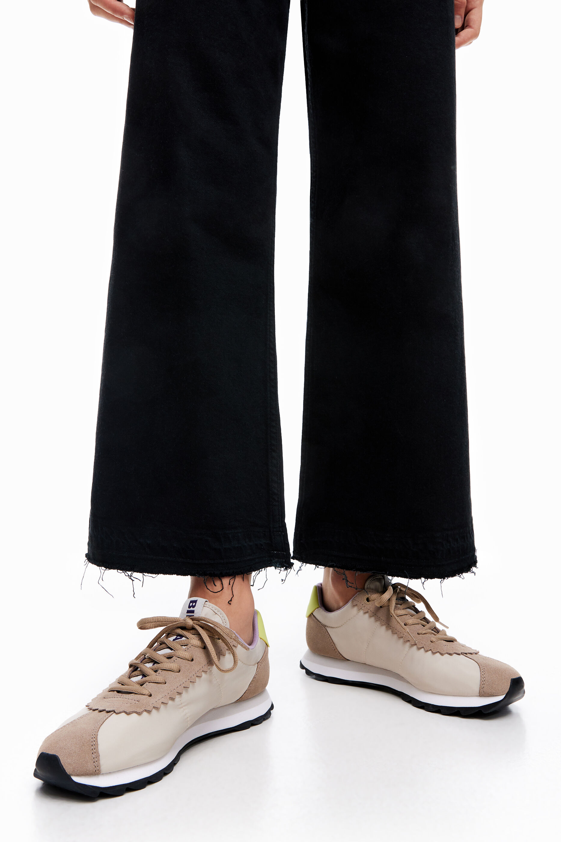 Sneaker retro zandkleur