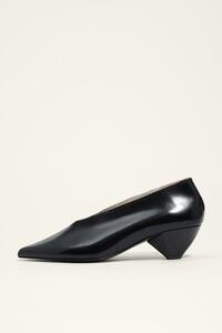 Black leather mid-heel court shoe