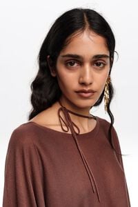 Pull encolure bateau brides crois&eacute;s marron