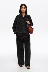 Cazadora l&iacute;nea A denim negro lavado