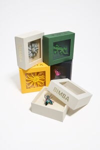 Multicolor fly charm